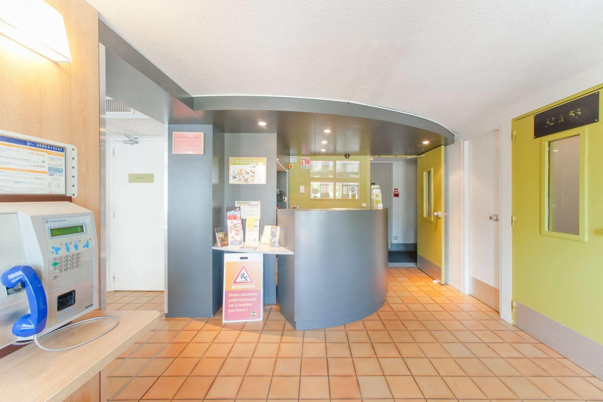 Kyriad Direct Chalon Sur Saone Nord Champforgeuil Bagian luar foto